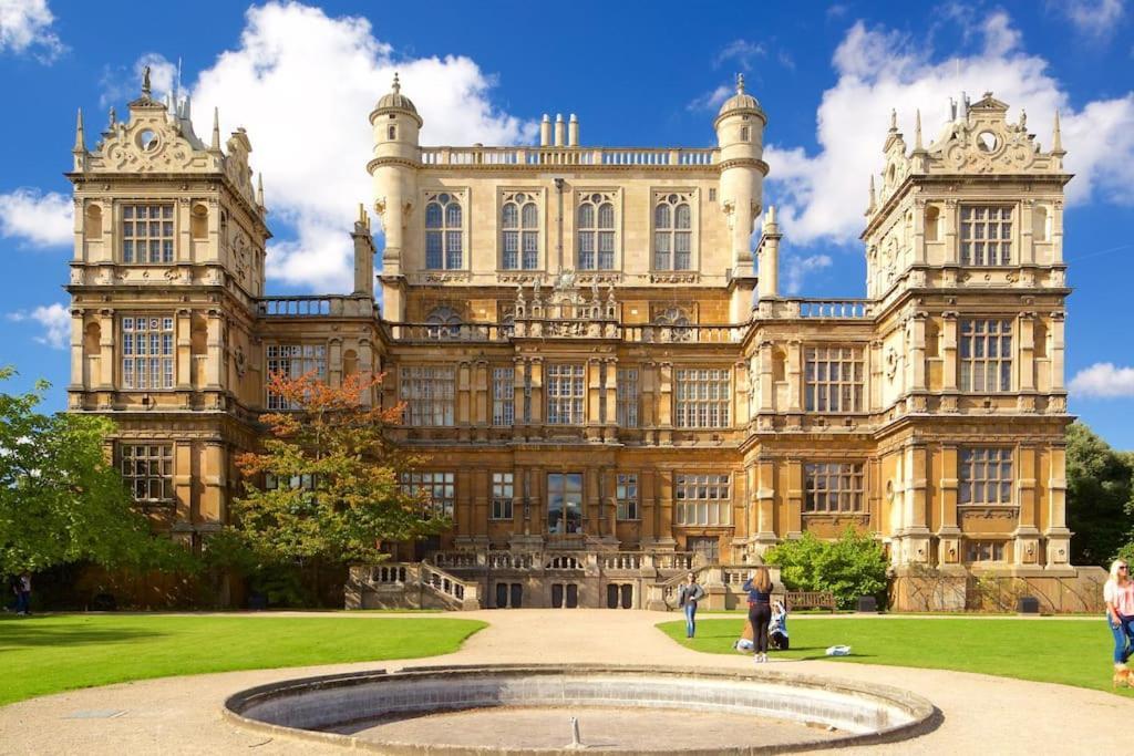 The Rose- Grd Floor, 2-5 Beds, Smarttv, Uni, Tram, M250 Fibre Apartment *