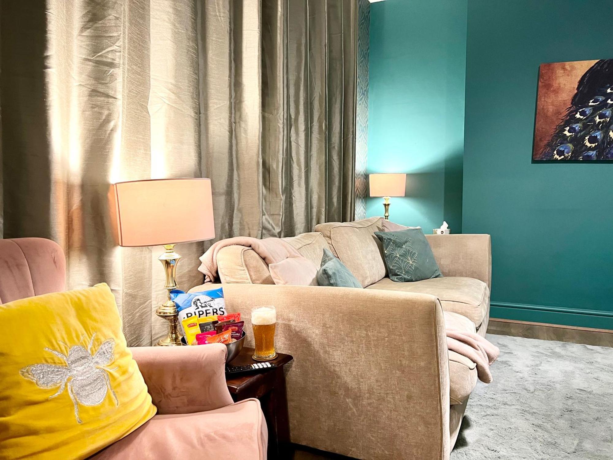 Apartment The Rose- Grd Floor, 2-5 Beds, Smarttv, Uni, Tram, M250 Fibre